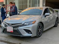 تۆیۆتا کامری